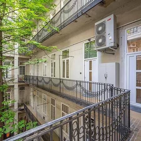 Two Apartments At Theatre Budapest Exterior photo